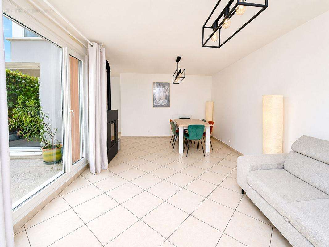 Appartement à NANTERRE