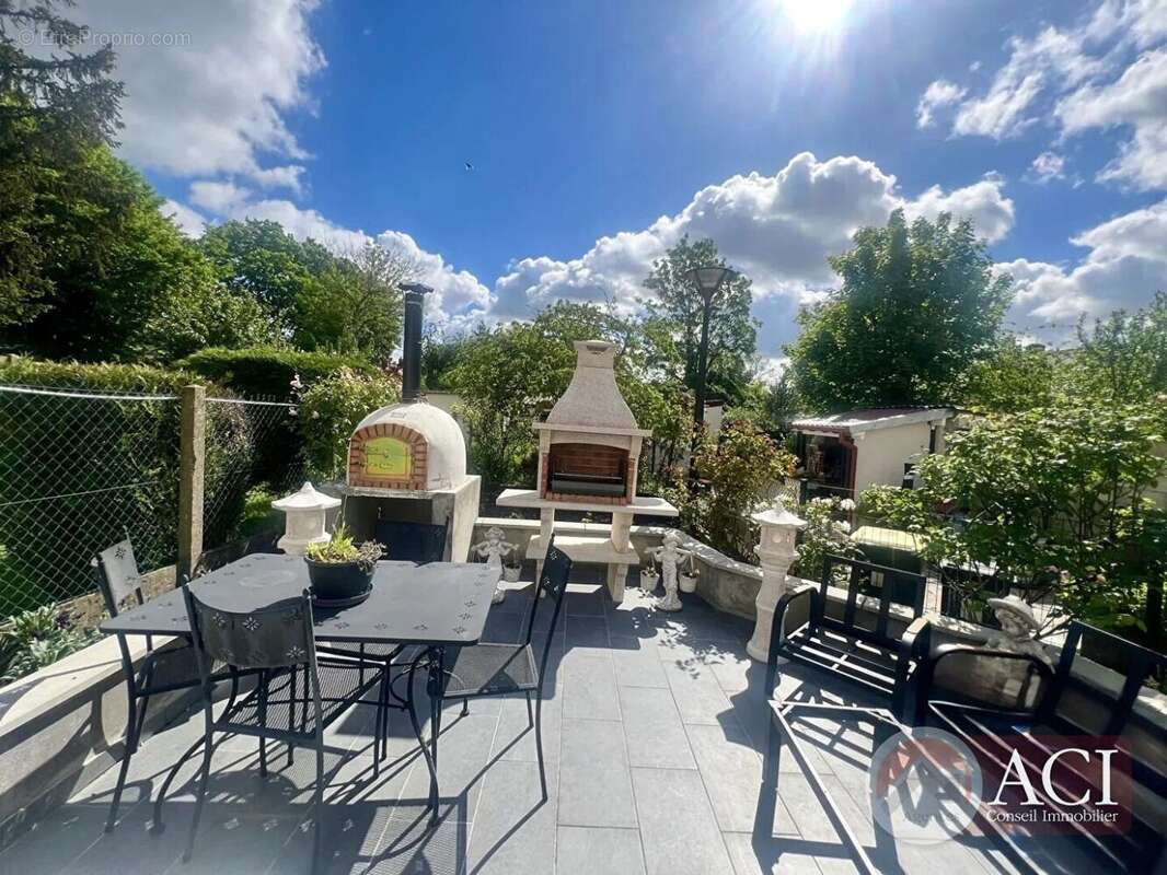 59952605g.jpg - Maison à PIERREFITTE-SUR-SEINE