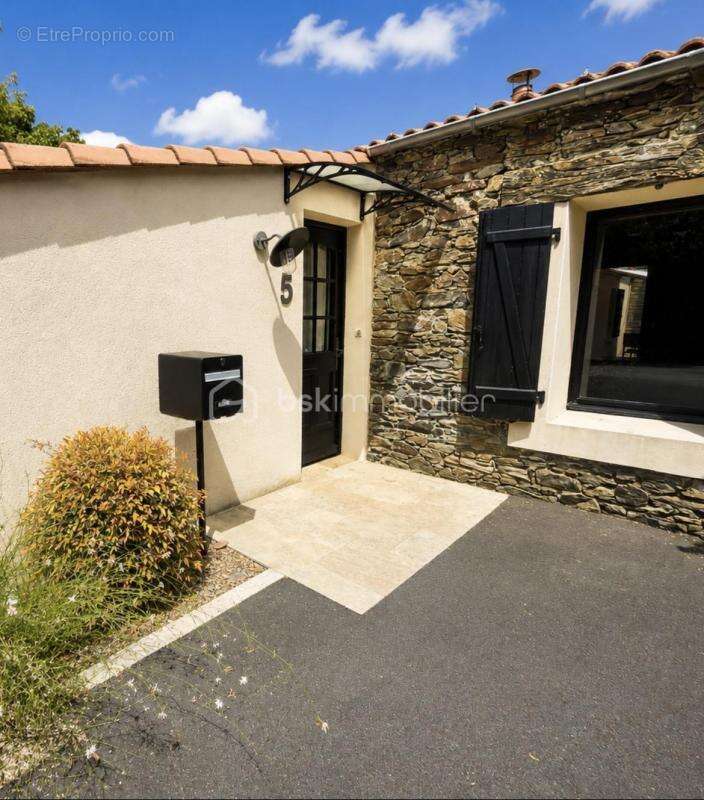 Maison de caractère rénovée – 180 m² – Piscine chauffée & Pool House - photo 2