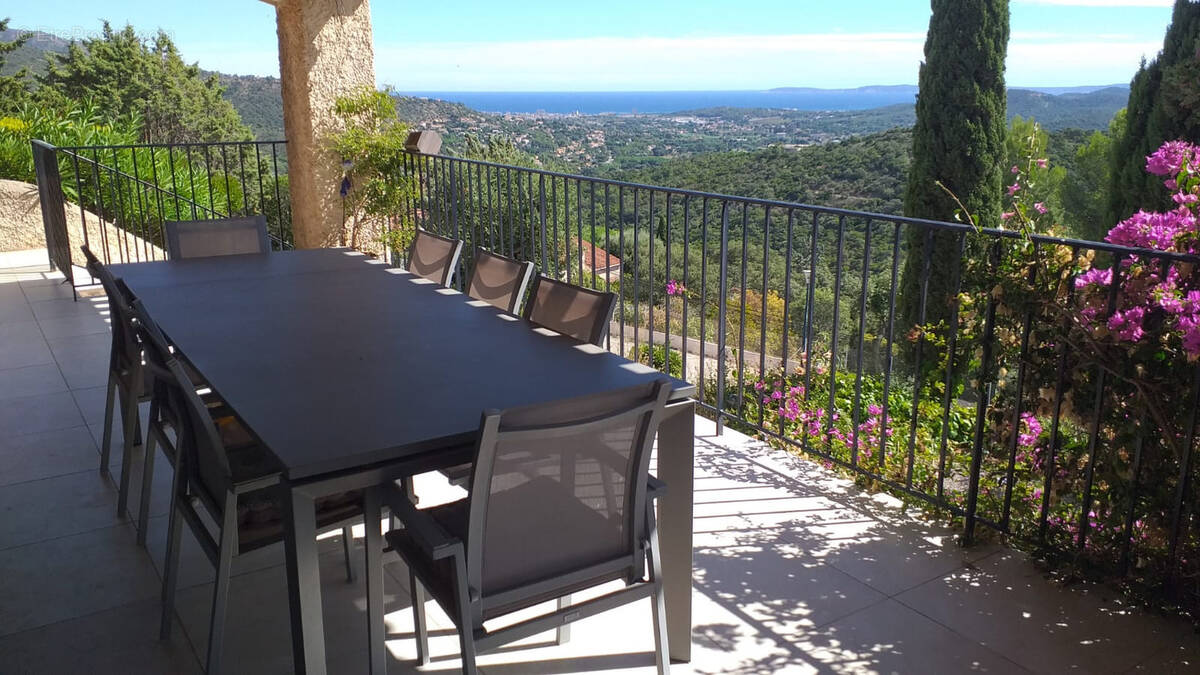 Maison à BORMES-LES-MIMOSAS