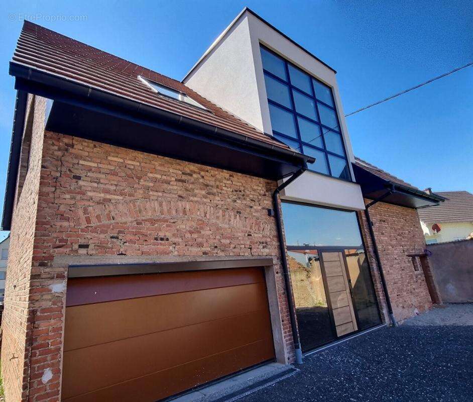 Bien d'exception à la vente : Grange rénovée avec prestations haut de gamme 9 minutes de haguenau - photo 2