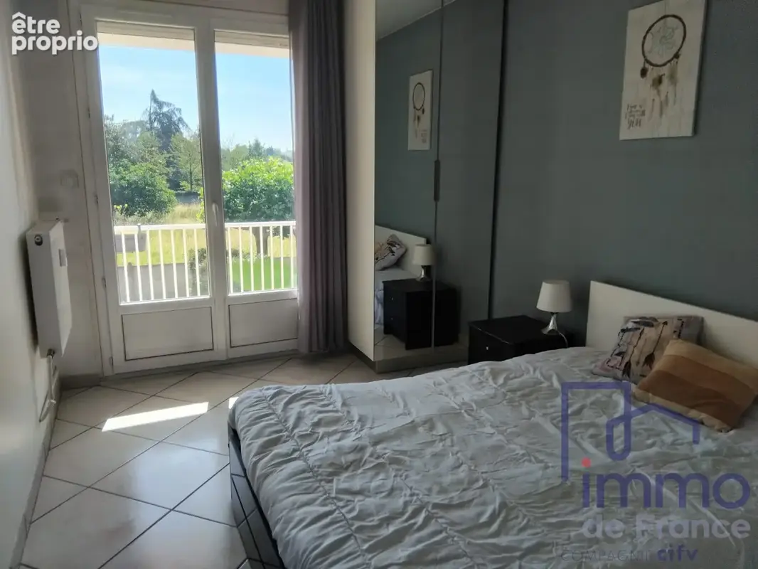 Appartement à SURY-LE-COMTAL