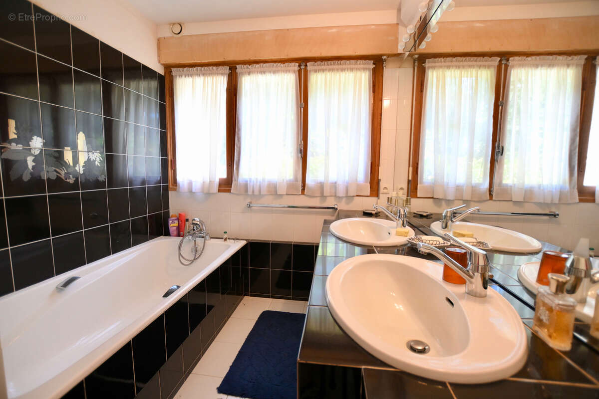 Maison à DUN-LES-PLACES