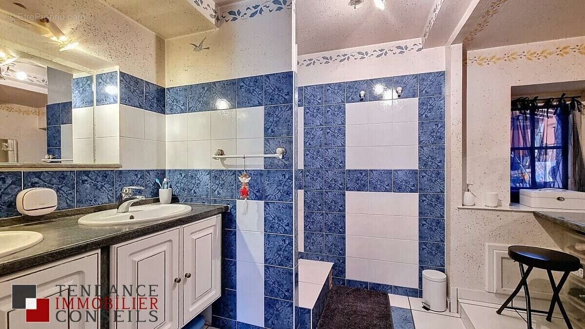 Maison à SAINT-ETIENNE-DES-OULLIERES