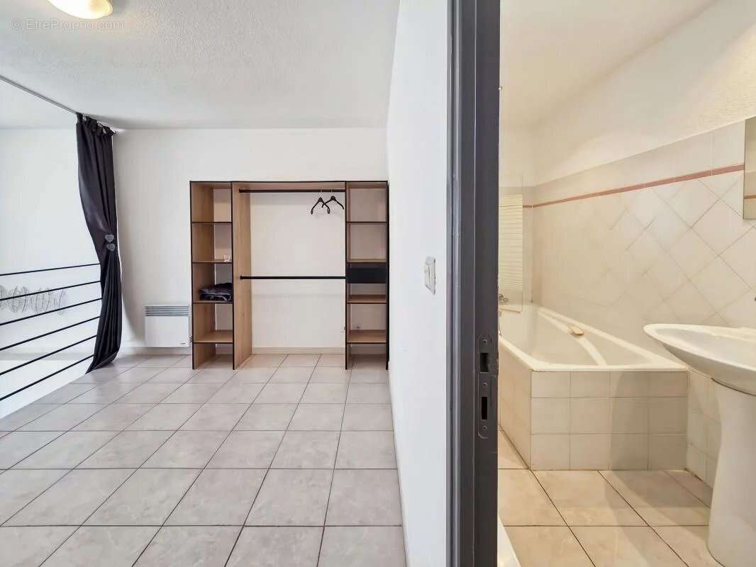 Appartement à VILLENEUVE-LES-AVIGNON