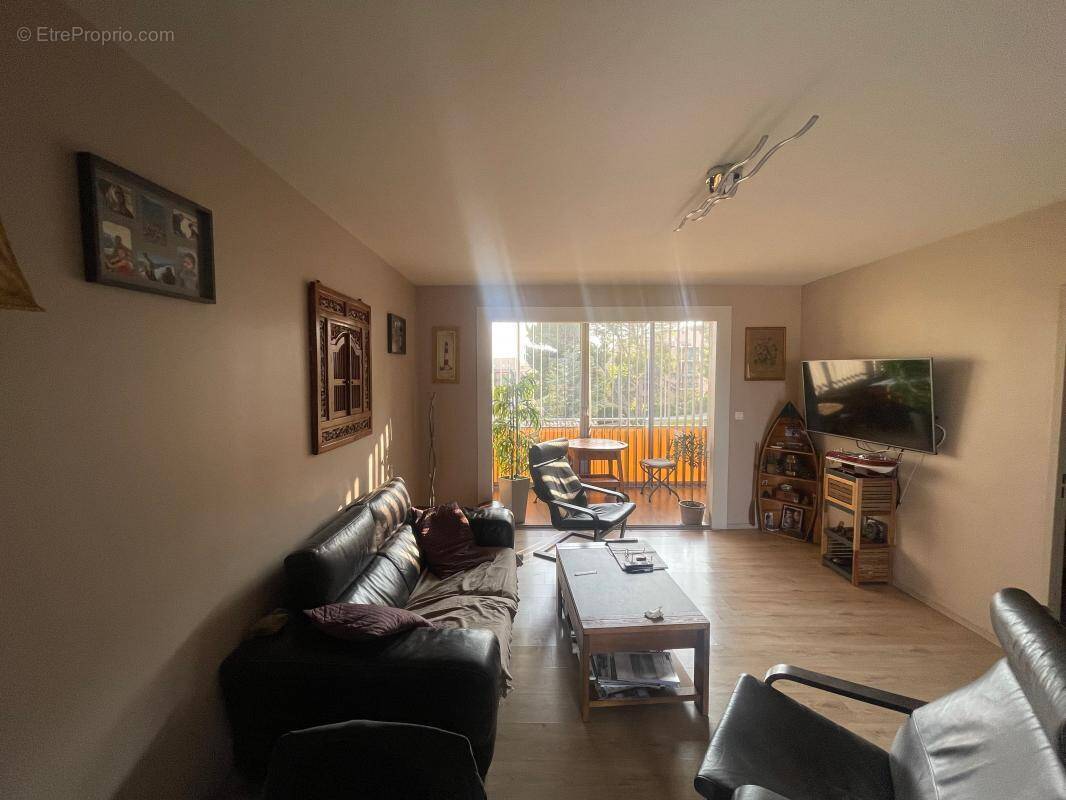 Appartement à SIX-FOURS-LES-PLAGES