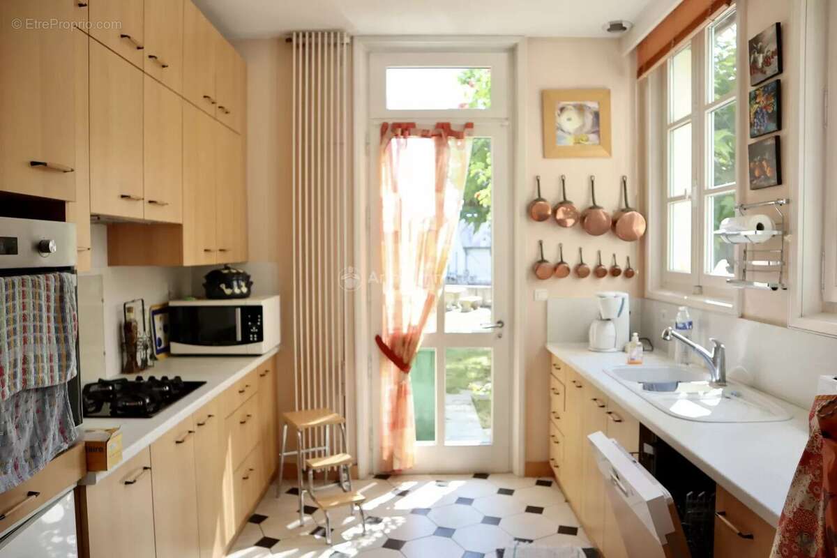 Maison à LA CHARTRE-SUR-LE-LOIR