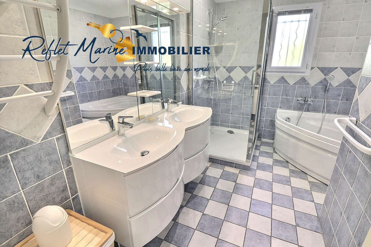 Maison à SAINT-CYR-SUR-MER