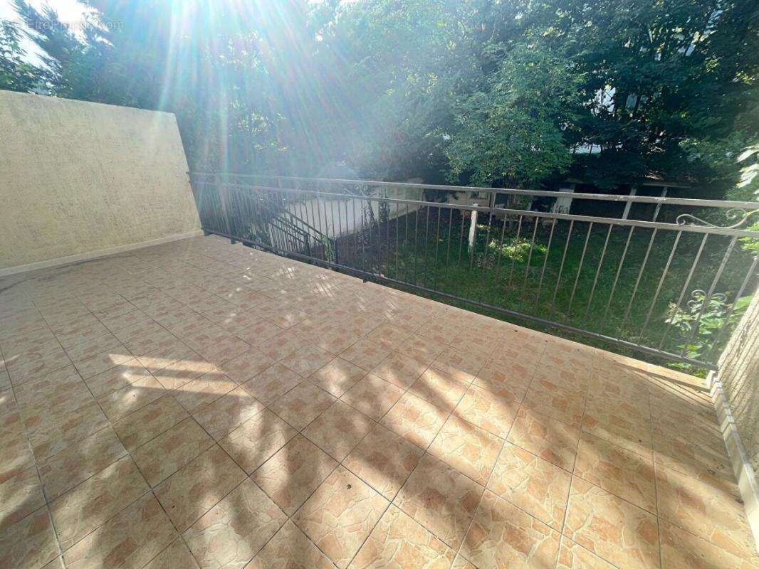 Maison à BONNEUIL-SUR-MARNE