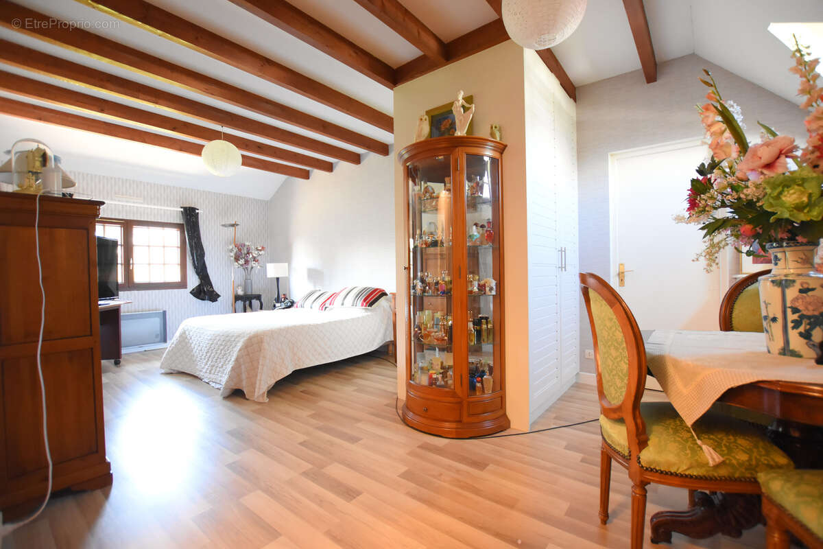 Maison à LES ESSARTS-LE-ROI