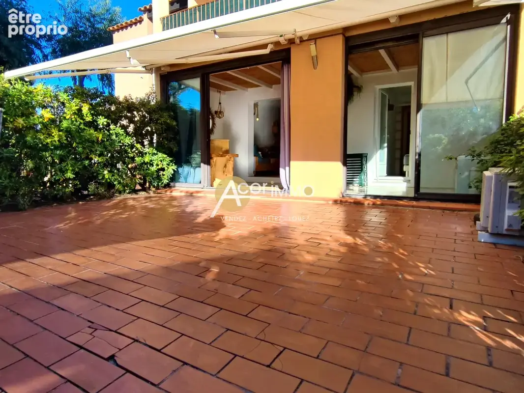 St MANDRIER SUR MER, Appartement T2 meublé avec terrasse et parking privatif - photo 1