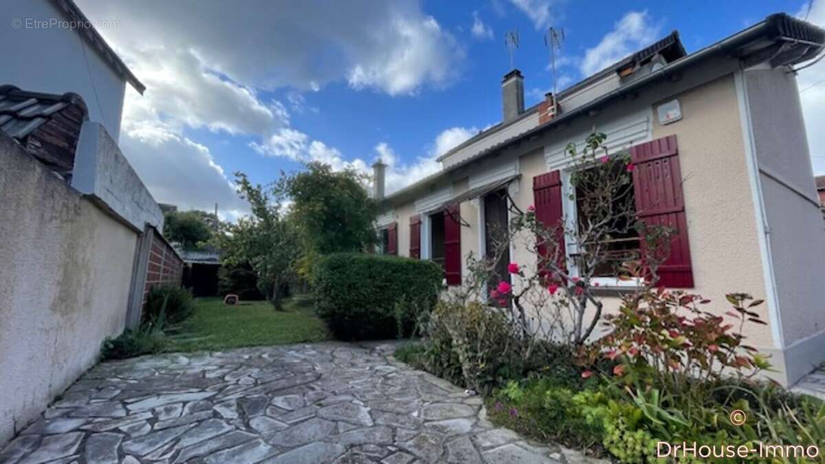 Maison à VILLEMOMBLE