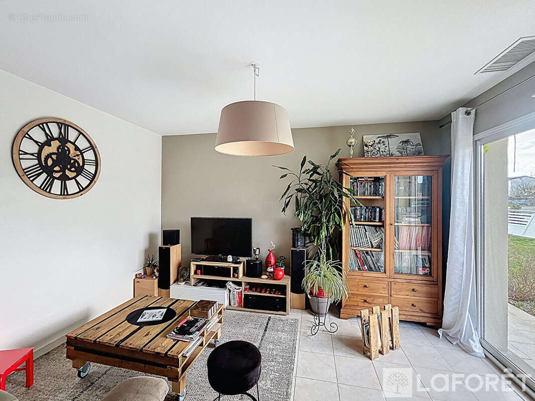 Maison à AMBARES-ET-LAGRAVE