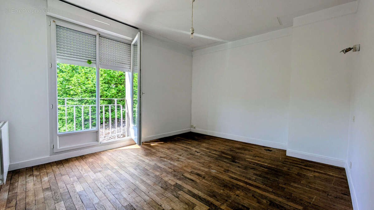 Maison + local commercial - photo 9