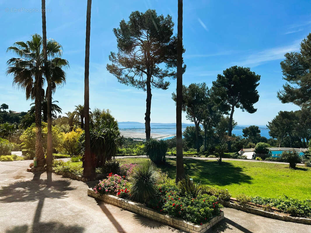 Appartement à HYERES