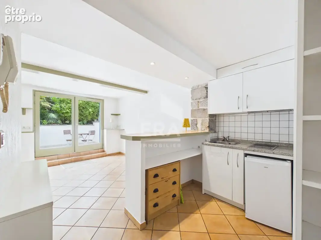 Vente - Biarritz Hyper Centre  -  T1 31m² avec Belle Terrasse Sud de 11m² - photo 3