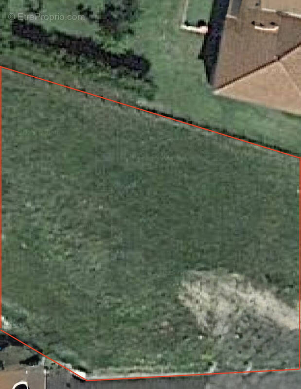 Terrain à RETOURNAC