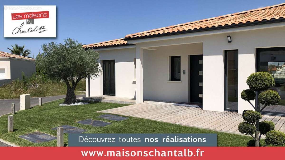 Terrain à SAINT-LAURENT-DE-LA-PREE