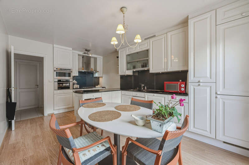 Maison à PREVESSIN-MOENS