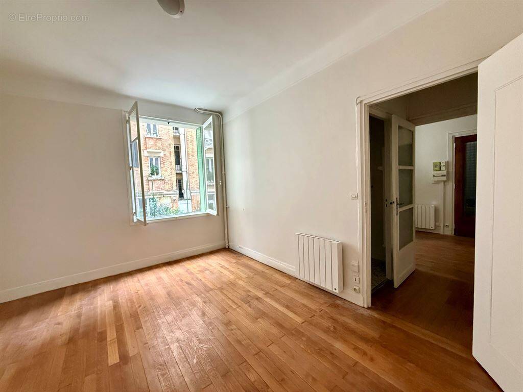 Appartement à PARIS-20E