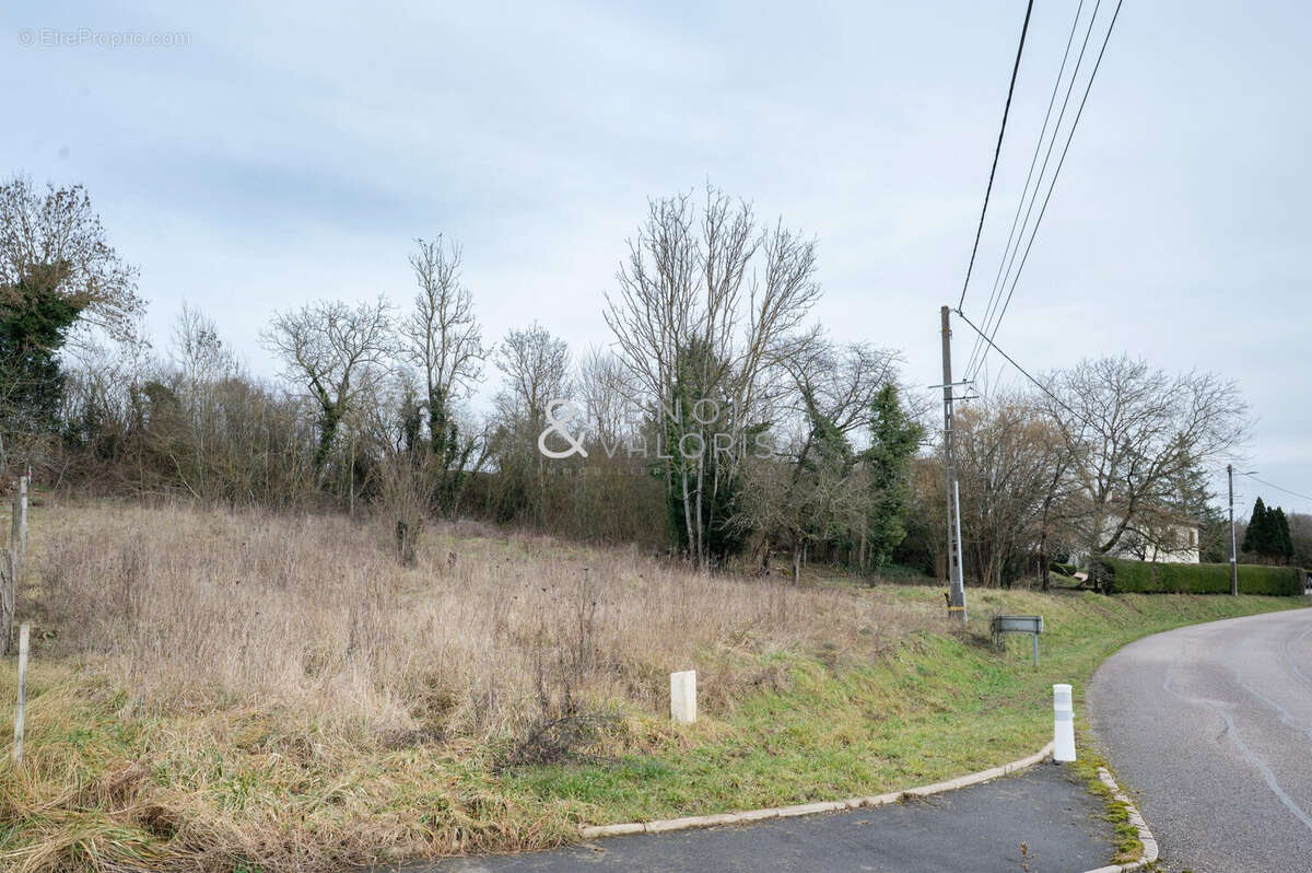 Terrain à CHAUDENEY-SUR-MOSELLE