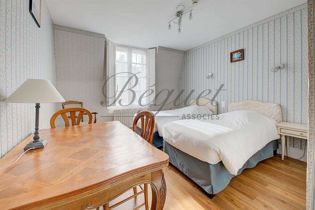 Maison à BEAUMONT-EN-VERON