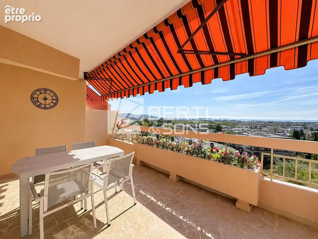 Appartement à MANDELIEU-LA-NAPOULE