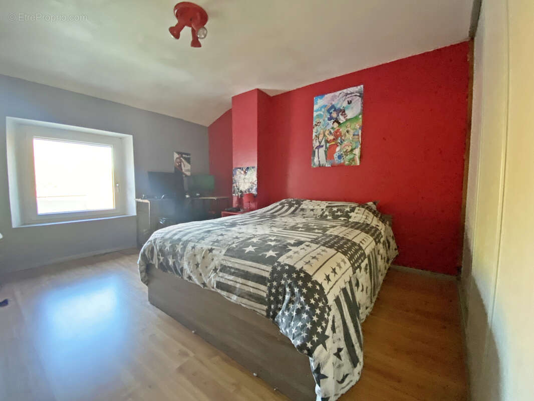 Maison à MENIL-LA-HORGNE