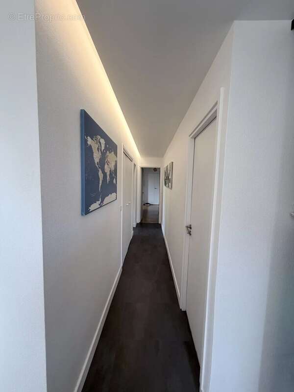 Bougival — Appartement T3/T4 - Refait à neuf -  Résidence avec PISCINE -DPE : C / C - photo 12