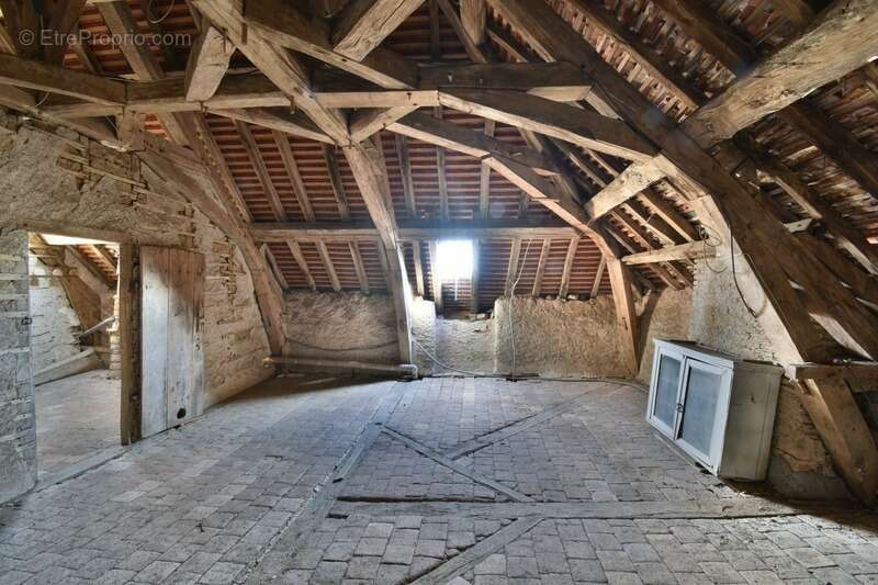 Maison à SAINT-LEGER-MAGNAZEIX