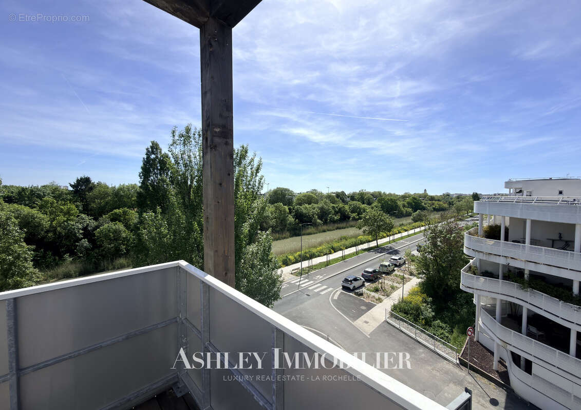 A vendre appartement  type 4 la rochelle - vue sur le canal de rompsay - photo 6
