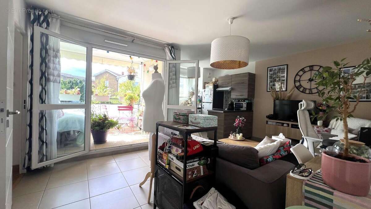 Photo 2 - Appartement à LA TOUR-DE-SALVAGNY