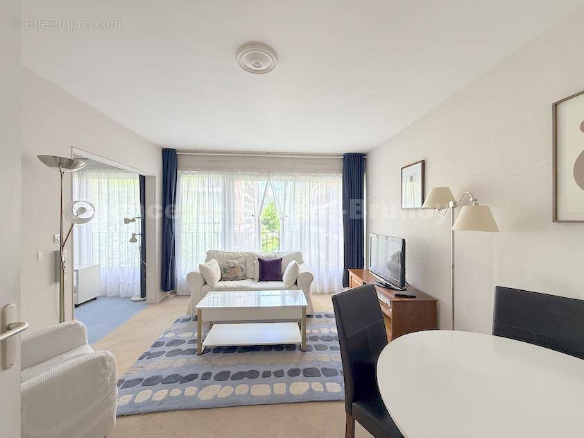 Séjour 2 - Appartement à EPINAY-SOUS-SENART