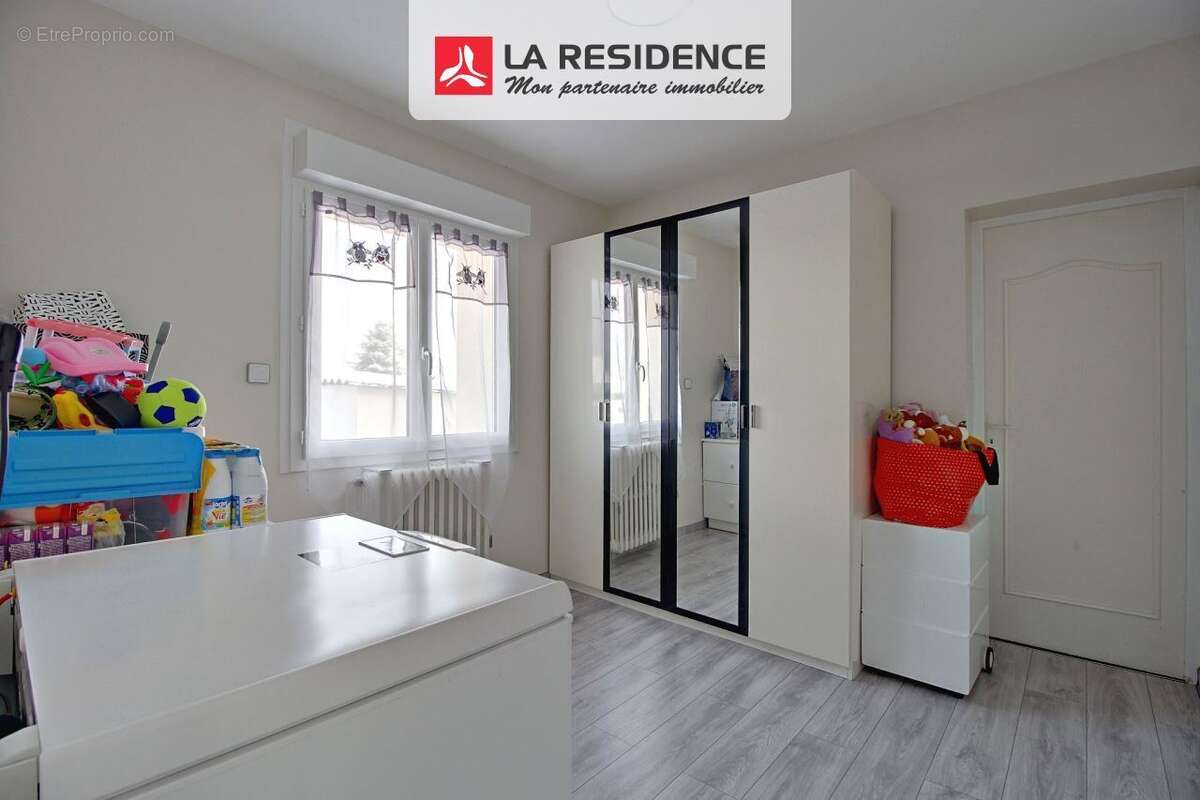 Maison à SAINT-ETIENNE-DU-ROUVRAY