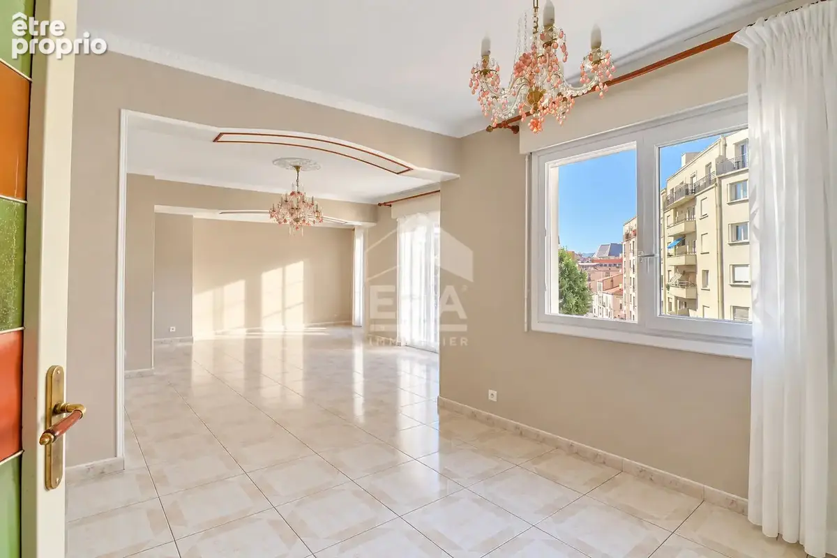 Appartement à MARSEILLE-5E