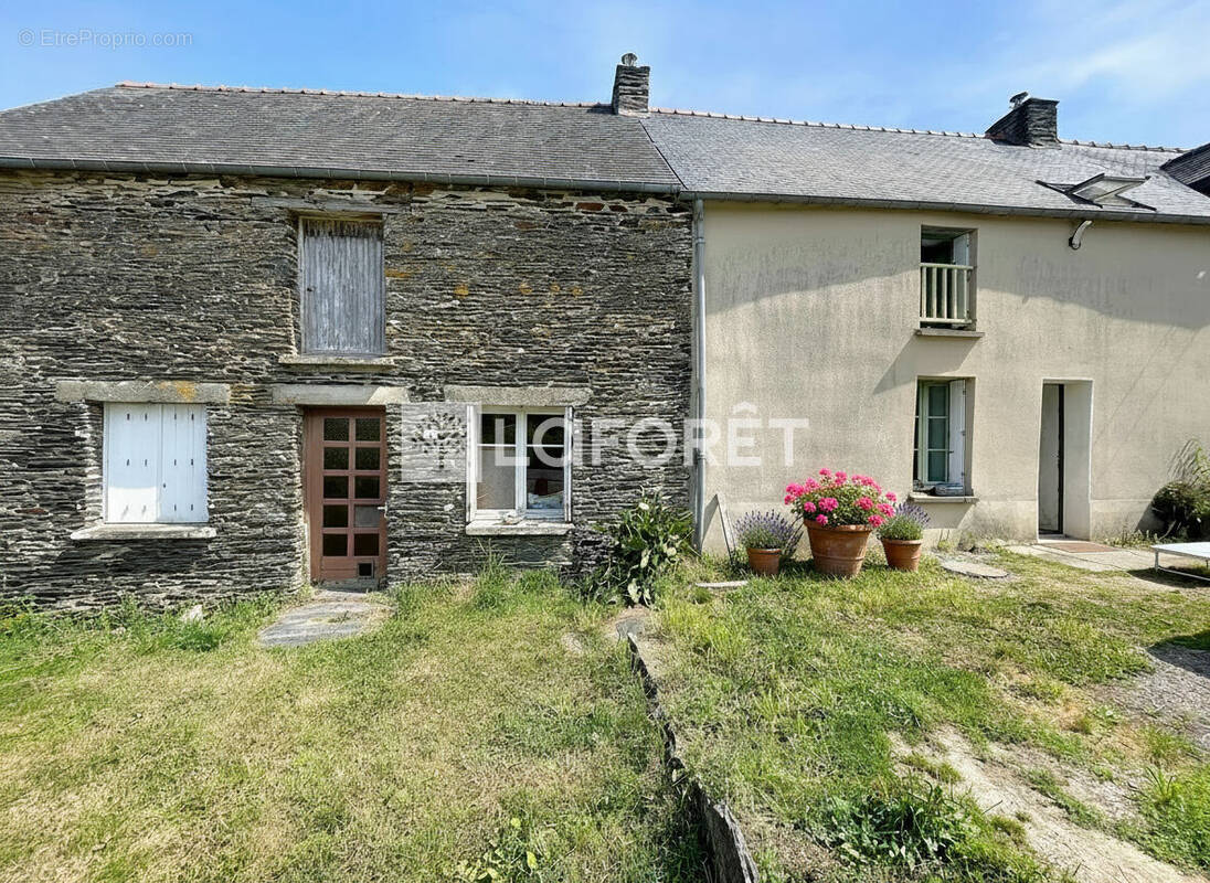 Maison à LA CHAPELLE-DE-BRAIN