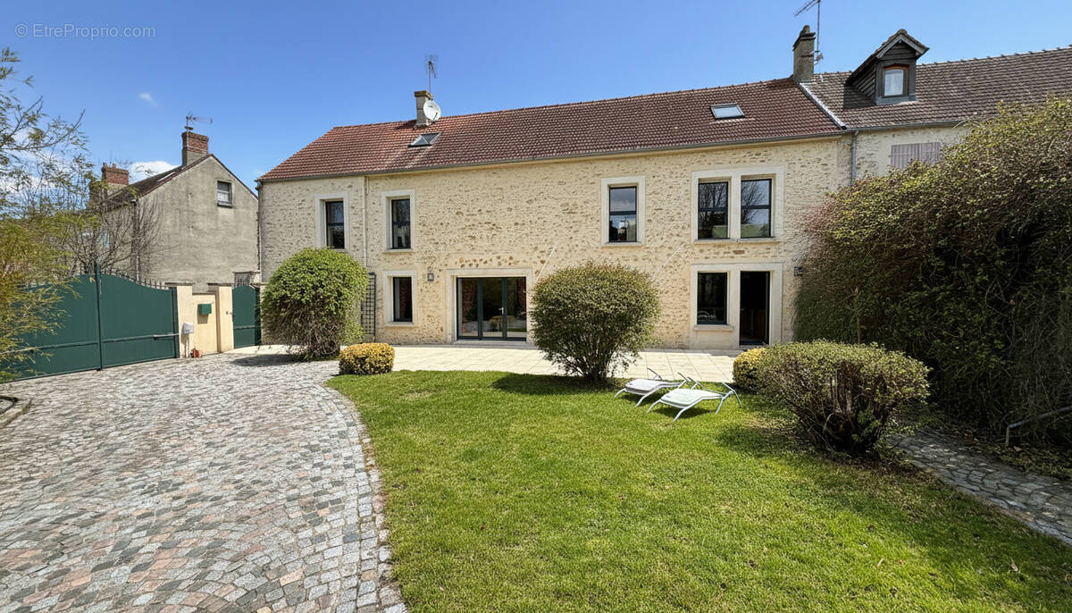 Maison à MONTFORT-L'AMAURY