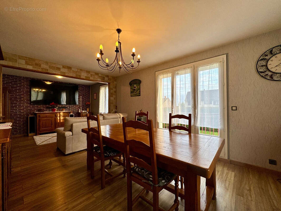 Maison à BAZOCHES-LES-GALLERANDES