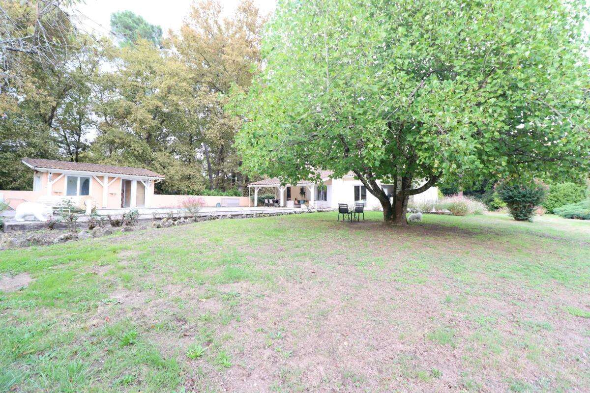 Maison à SAINT-MICHEL-DE-RIEUFRET