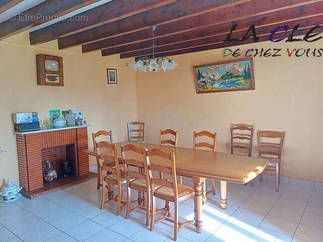 Maison à FAYE-SUR-ARDIN