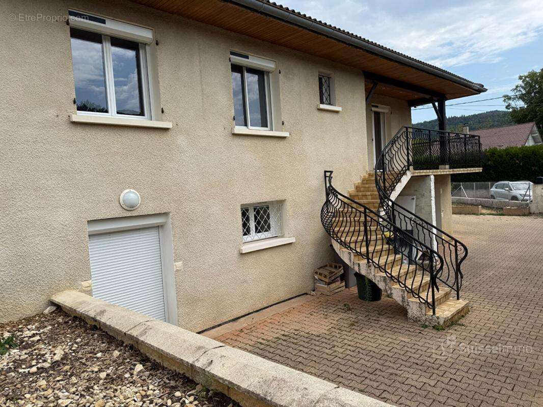 Maison individuelle Arbent 6 pièce(s) 152m2 dont 2 appartements sur terrain de 1042 m² - photo 2