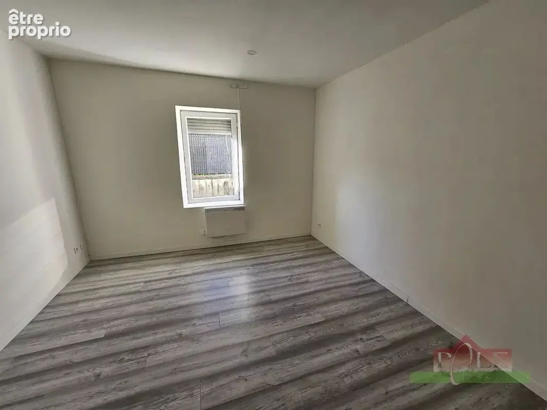 ESTRABLIN, Immeuble de 4 appartements avec terrain de 336m² - photo 4