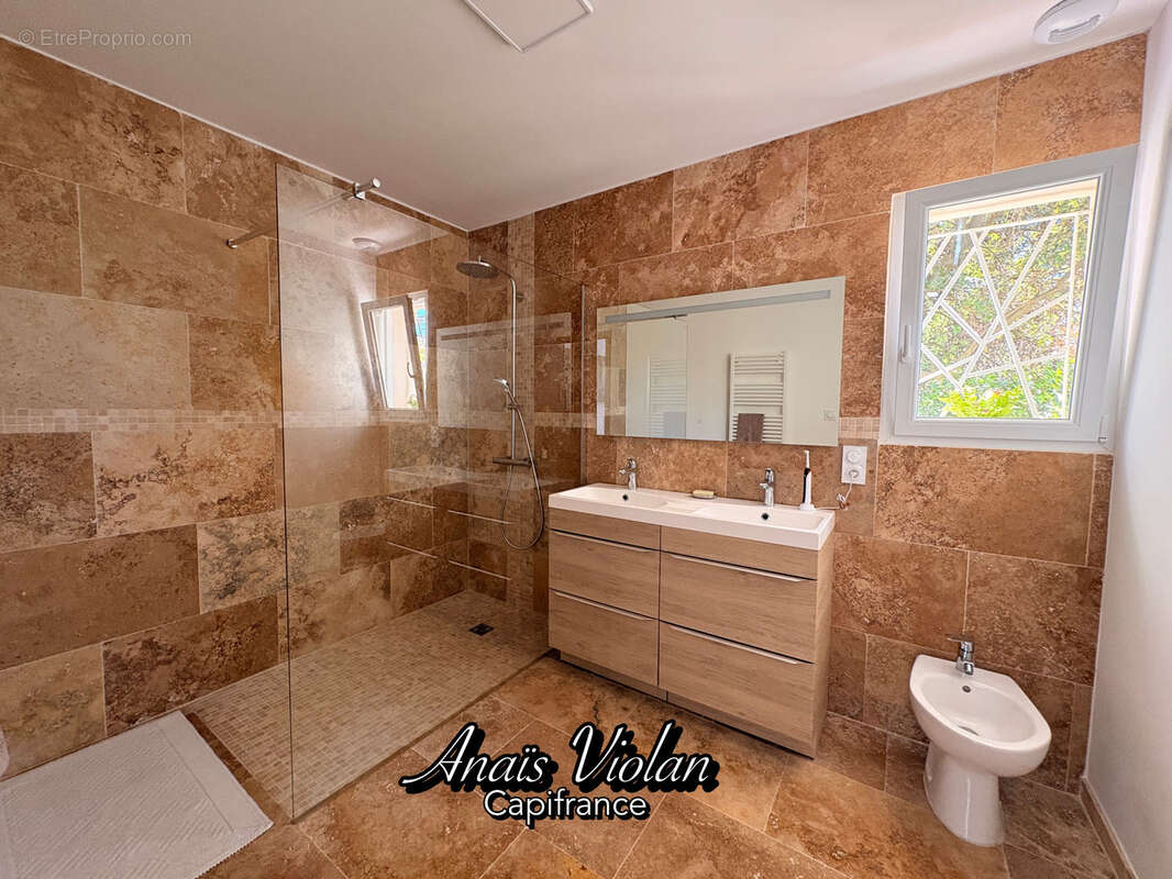 Villa d'exception à vendre 5 pièces avec piscine, jardin, terrasse et garage (34160) - photo 7