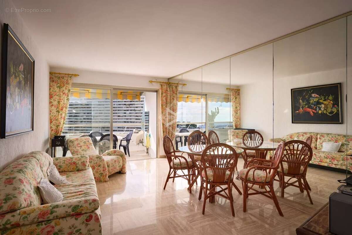 Appartement à VILLENEUVE-LOUBET