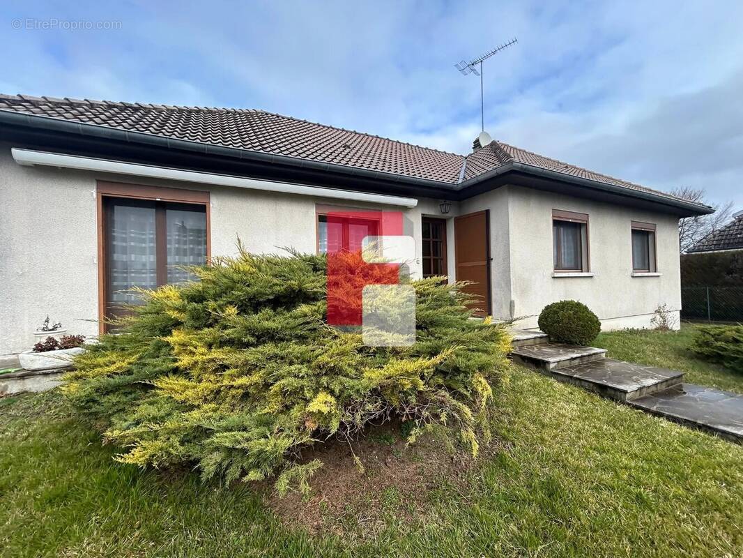 Maison à LA RIVIERE-DE-CORPS