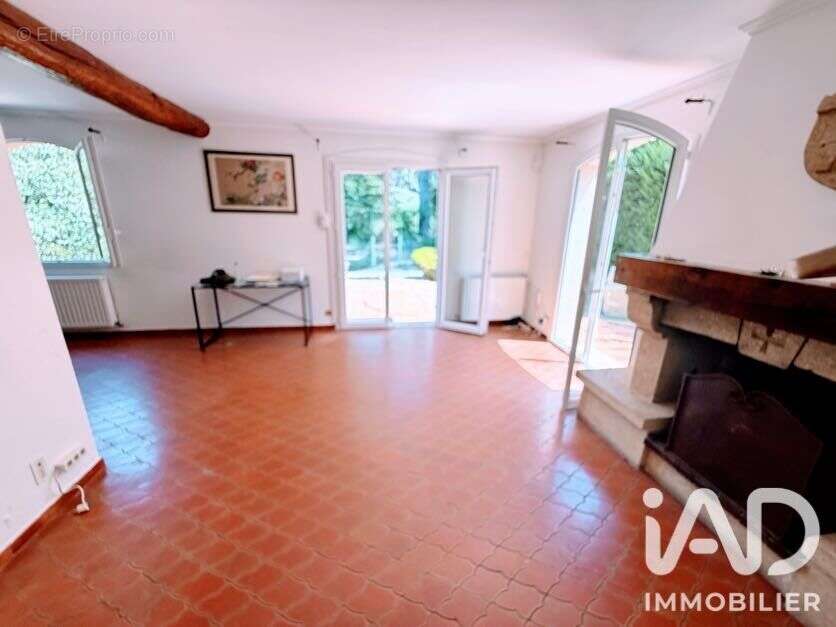 Photo 3 - Maison à ROGNES