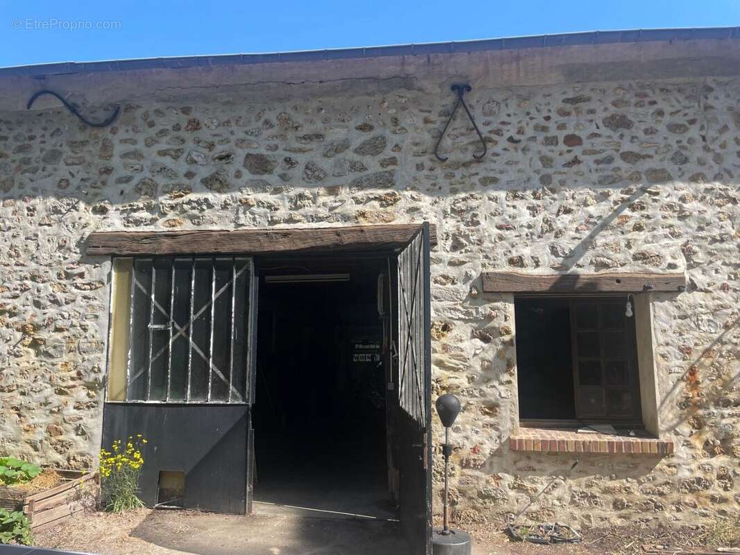 Maison à ANGERVILLIERS