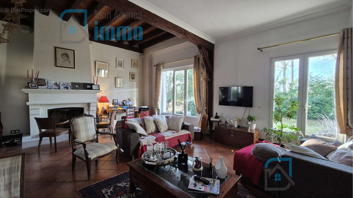 Maison à MEHUN-SUR-YEVRE