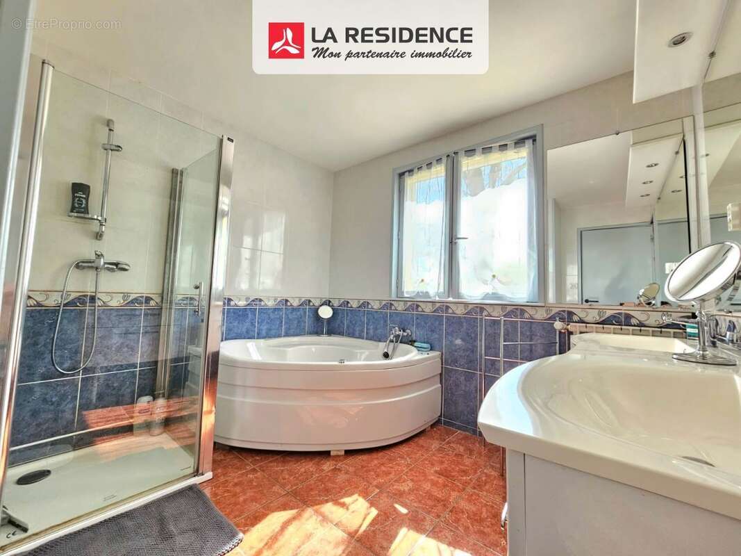Maison 172 m² à Castres  - photo 6