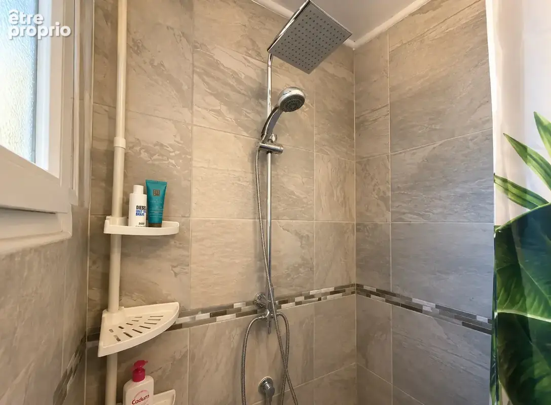 Pélissanne   Villa de 92 m2 5 pièces avec 4 chambres et jardin de 429 m2 - photo 14